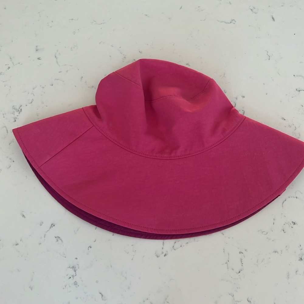 Lululemon Wide Brim Bucket Hat